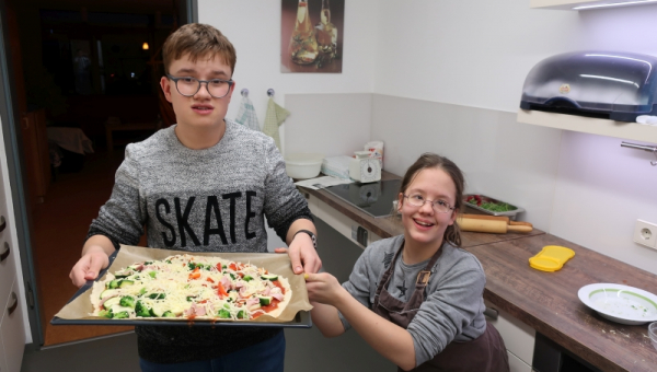 Selbstgemachte Pizza auf Gruppe 48