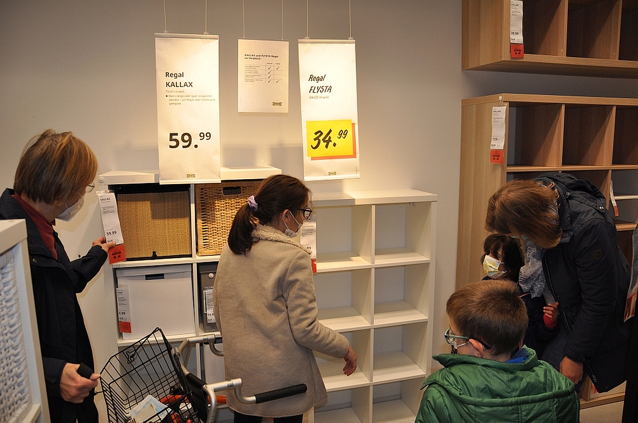 Klasse 4b im IKEA