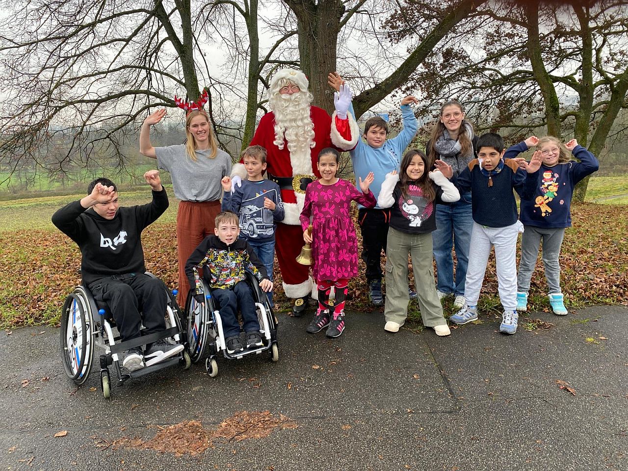 Klasse 6b mit Weihnachtsmann