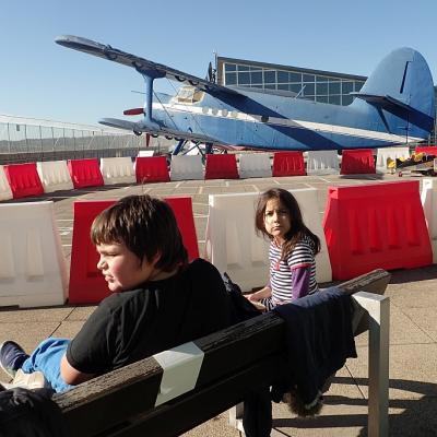 12 Zweites Vesper Mit Blick Auf Die Alten Flugzeuge