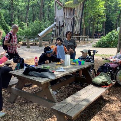 Gemeinsame Vesperpause im Wildpark Pforzheim