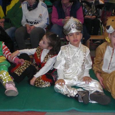 Fasching in der Schulaula, Batman (Erwachsene), Pippi Langstrumpf, Cowboy, Prinz und Löwe (Kinder im Grundschulalter)