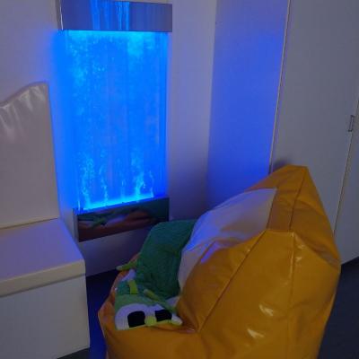 Die Gewichtsraupe auf dem Sitzsack wartet auf die nächsten Schüler.