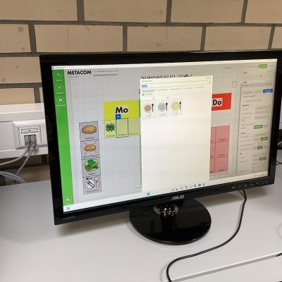 Ein Computer mit geöffnetem Programm 
