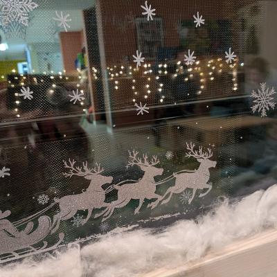 Weihnachtliches Fensterbild, Dekoration am Fenster