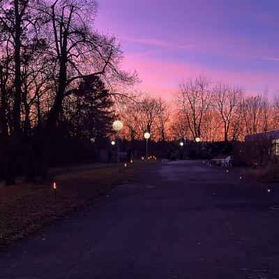 Der Sonnenuntergang am Himmel